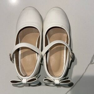 Girls White Dress Heel Shoes With Bow 9